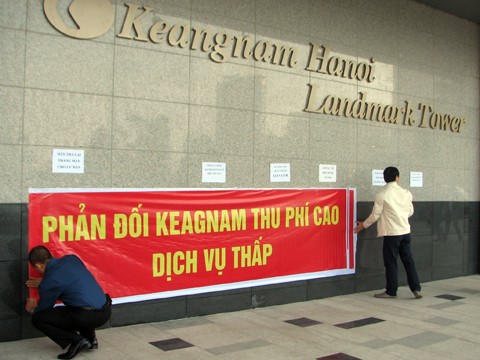 Cư dân phản đối chủ đầu tư vì bị cắt dịch vụ
