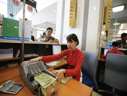 Với lợi thế mạng lưới rộng khắp, Sacombank có điều kiện thuận lợi để tạo cơ hội tiếp cận nguồn vốn cho mọi đối tượng khách hàng cá nhân và DN