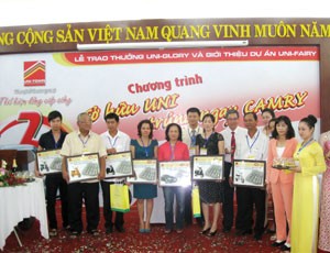 Thêm 2 khách hàng của Uni-Town trúng Camry