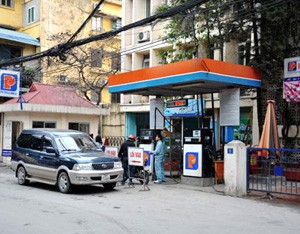 Từ 16h hôm nay, giá xăng tăng lên 22.900 đồng/lít 