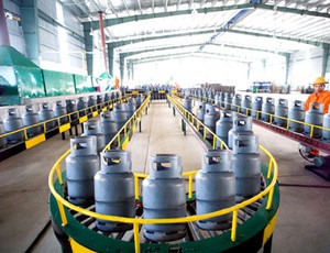 Giá gas đã giảm hơn 16.000 đồng một bình
