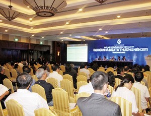 VF1 và VF4: Gian nan chuyển sang quỹ mở