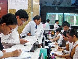 CTCK “thoát” kiểm soát đặc biệt, cách nào?