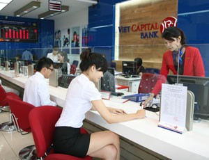 Vốn khả dụng bắt đầu dồi dào và các ngân hàng bước vào cuộc cạnh tranh tìm kiếm khách hàng tốt ngày càng gay gắt