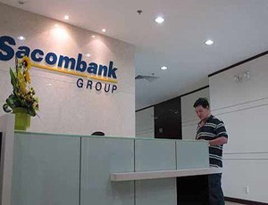Ông Ph. được mời đến Sacombank làm việc chiều 30/5. Ảnh: NLĐ