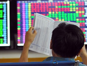 Loạn vi phạm trên sàn chứng khoán