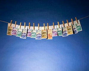 Những vụ rửa tiền “động trời”
