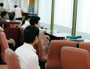 VN- Index đánh mất ngôi vị số 1 thế giới về sự phục hồi