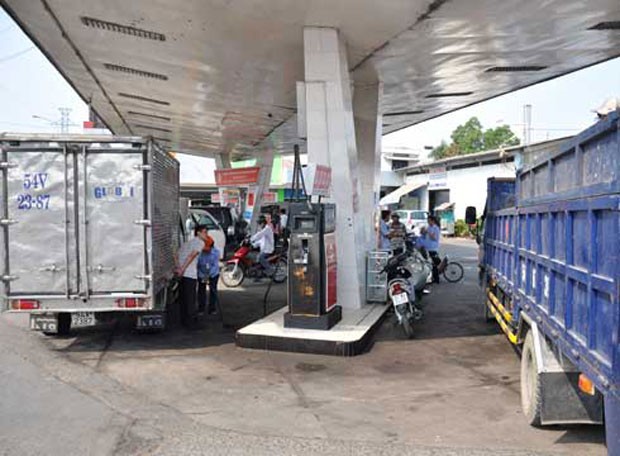 Đại lý xăng dầu lỗ lớn vì “ôm” hàng giá cao
