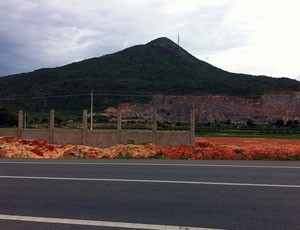 “Đại gia” bán đất: Chi 120 triệu cho cán bộ đi máy bay