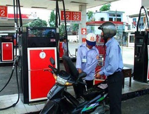 Điện, xăng, gas dồn dập tăng giá: Người dân bị “sốc”