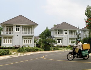Nhà ven đô: Của để dành 