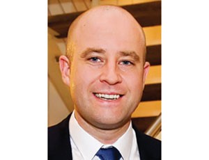 Ông Peter May