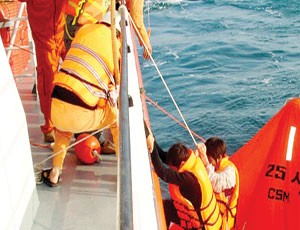 Tư vấn bảo hiểm, nhìn từ 2 vụ tranh chấp