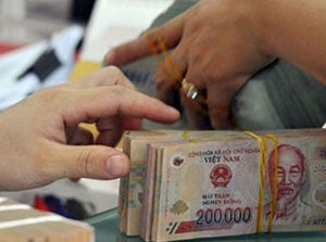 “Pha loãng” khoảng 33.000 tỷ đồng từ vàng, lãi suất VND giảm