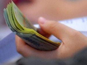 Đắng lòng bán công ty, nợ càng phình to