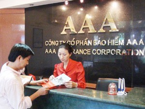 Bảo hiểm AAA cùng khách hàng chăm sóc xe con 