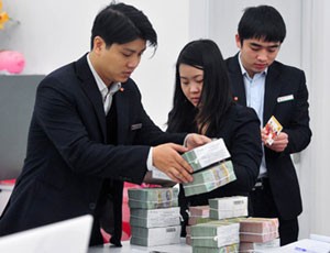 Tổng huy động vốn trong năm của các ngân hàng ở Hà Nội ước đạt 900.000 tỷ đồng. 