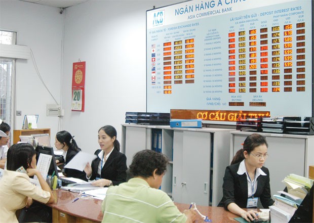 Ngân hàng, sau giảm lương là nhân sự