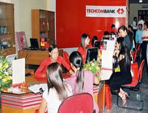 Techcombank, lợi nhuận năm 2012 giảm mạnh