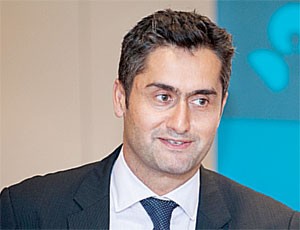 Ông Tareq Muhmood