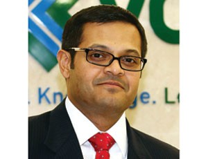 Ông Avinash Satwalekar.